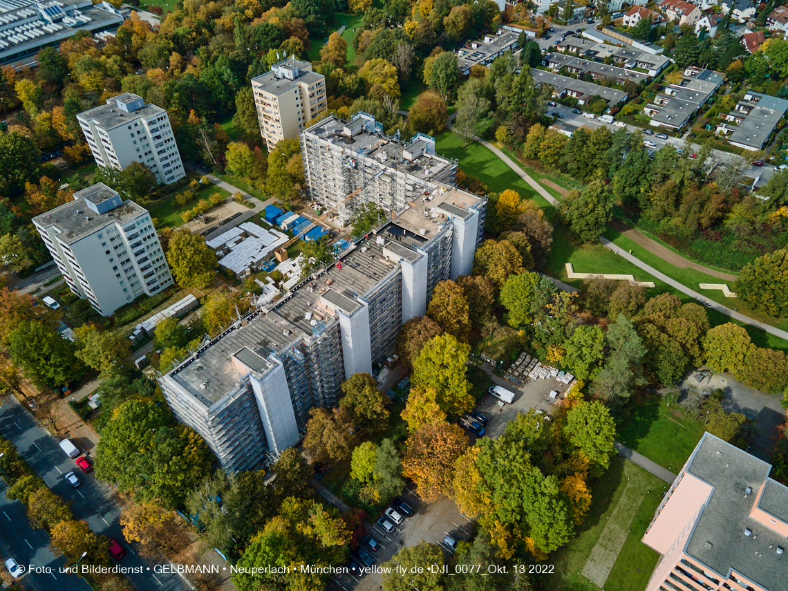 13.10.2022 - Fassadensanierung am Karl-Marx-Ring 11-21 in Neuperlach